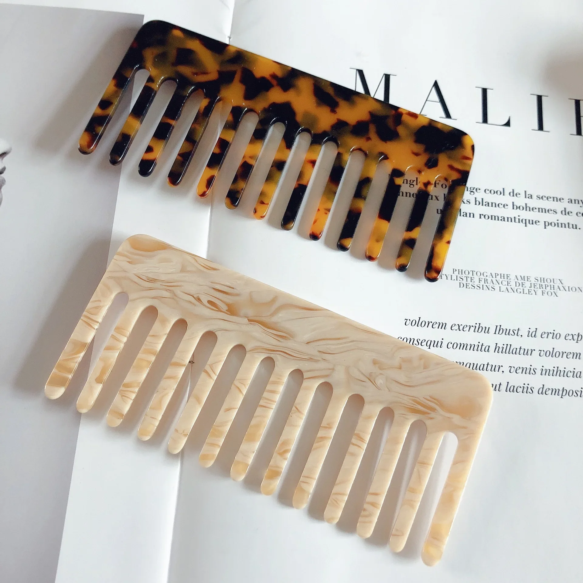 Pettine per parrucchieri color - Hair Care Korean recensione e prezzo